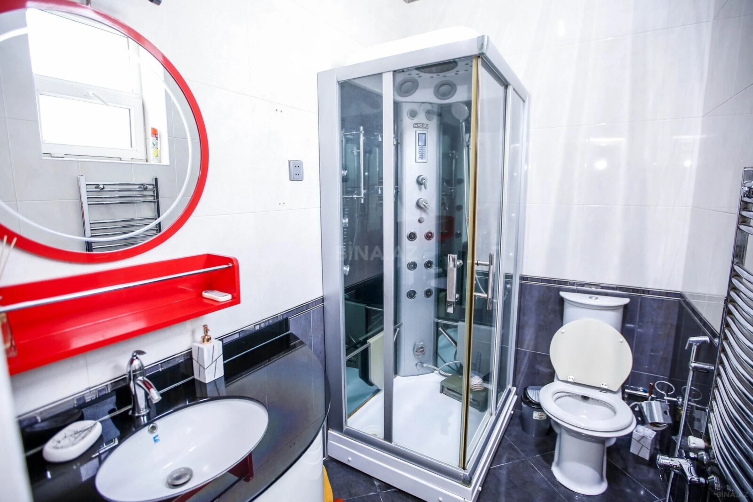 Kirayə verilir 8 otaqlı həyət evi 580 m²