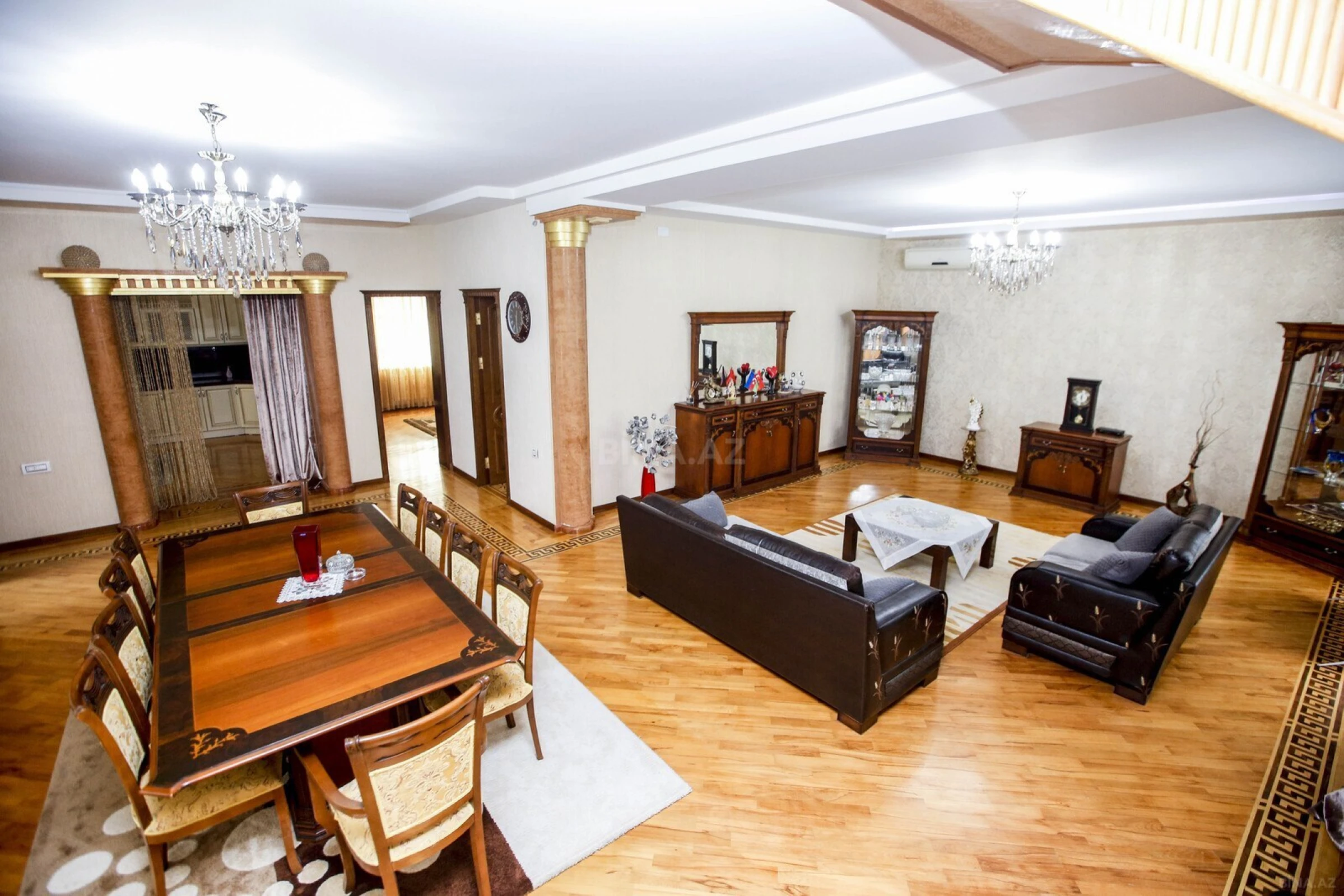 Kirayə verilir 8 otaqlı həyət evi 580 m²