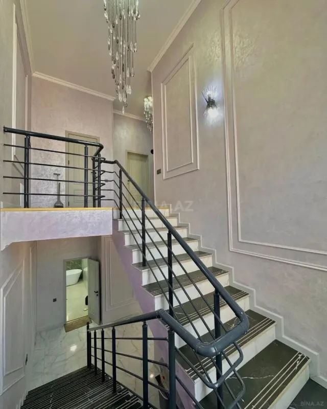 Satılır 4 otaqlı həyət evi 250 m²