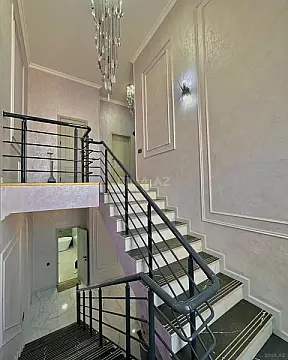 Satılır 4 otaqlı həyət evi 250 m²