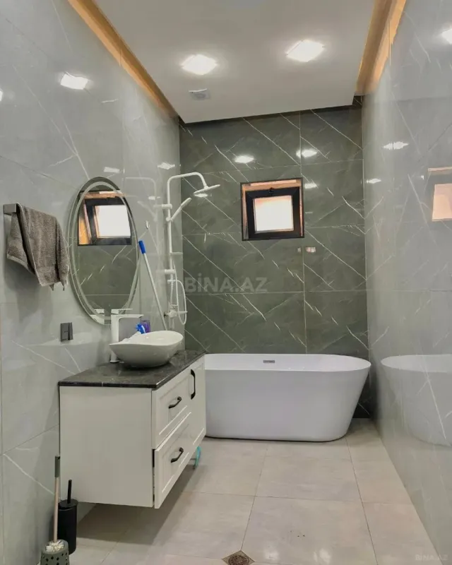 Satılır 4 otaqlı həyət evi 250 m²