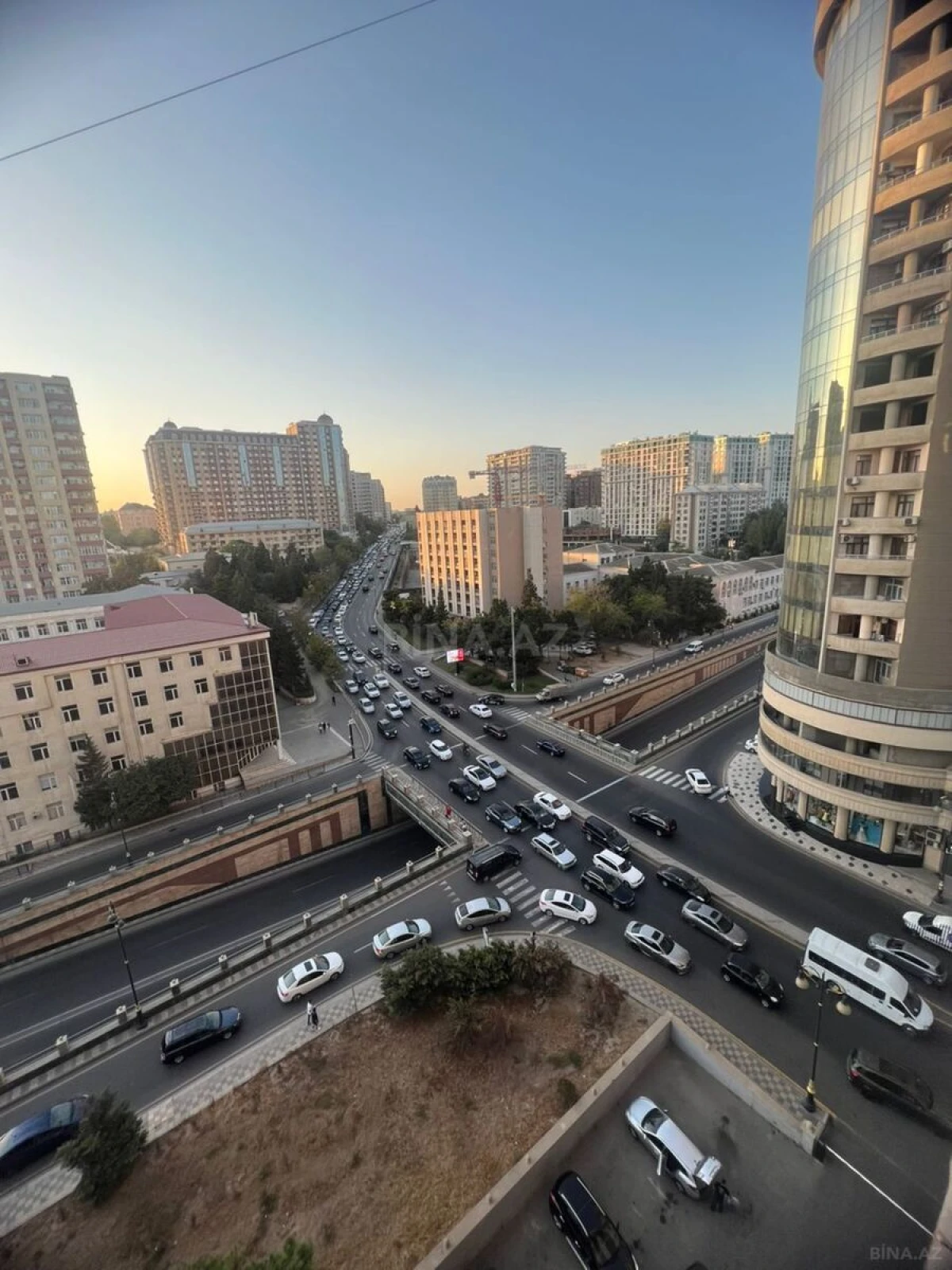 Kirayə verilir 3 otaqlı mənzil 145 m²