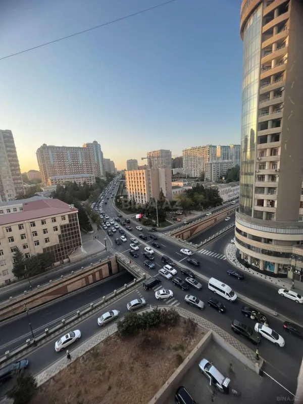 Kirayə verilir 3 otaqlı mənzil 145 m²