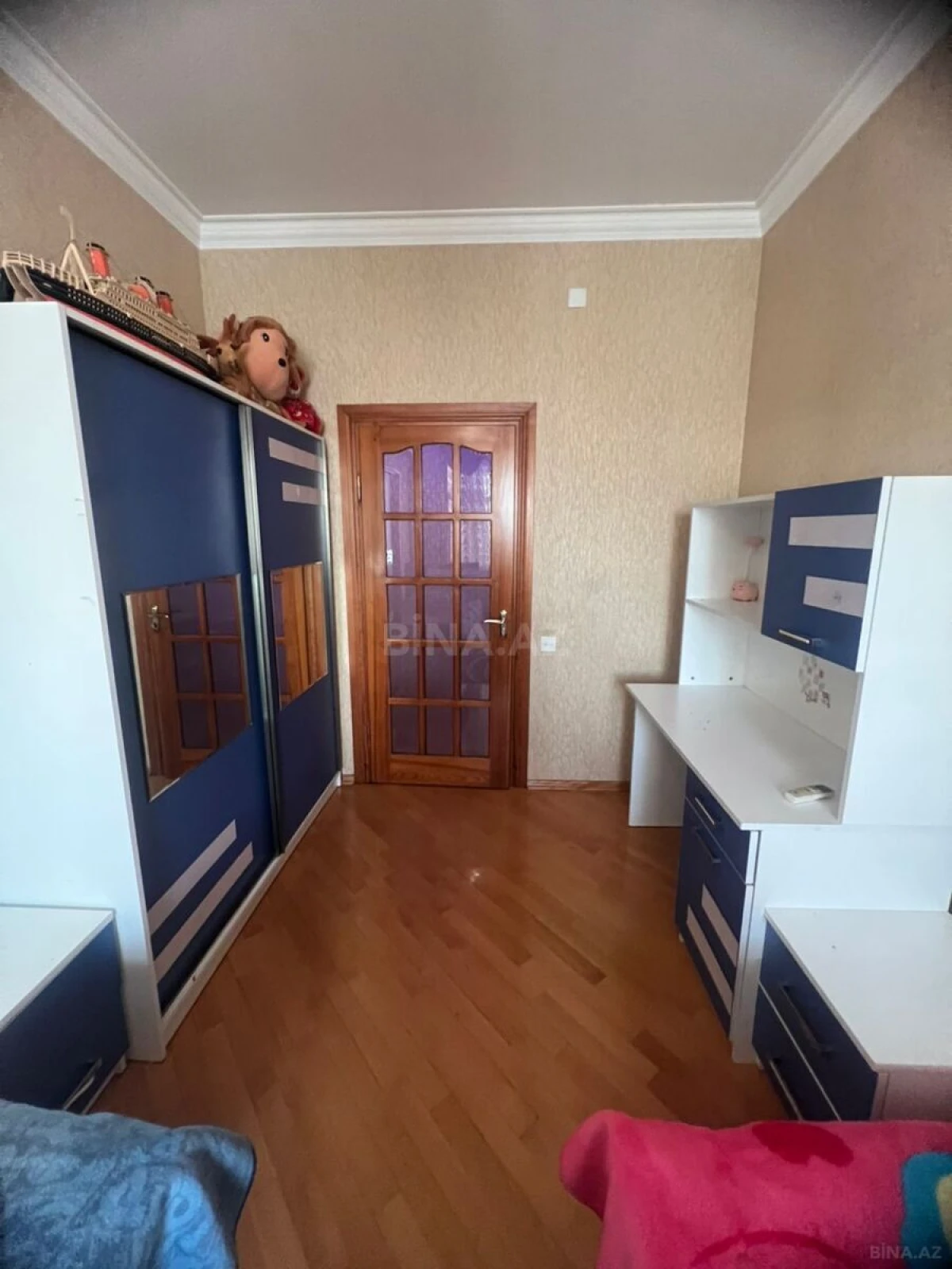 Kirayə verilir 3 otaqlı mənzil 145 m²