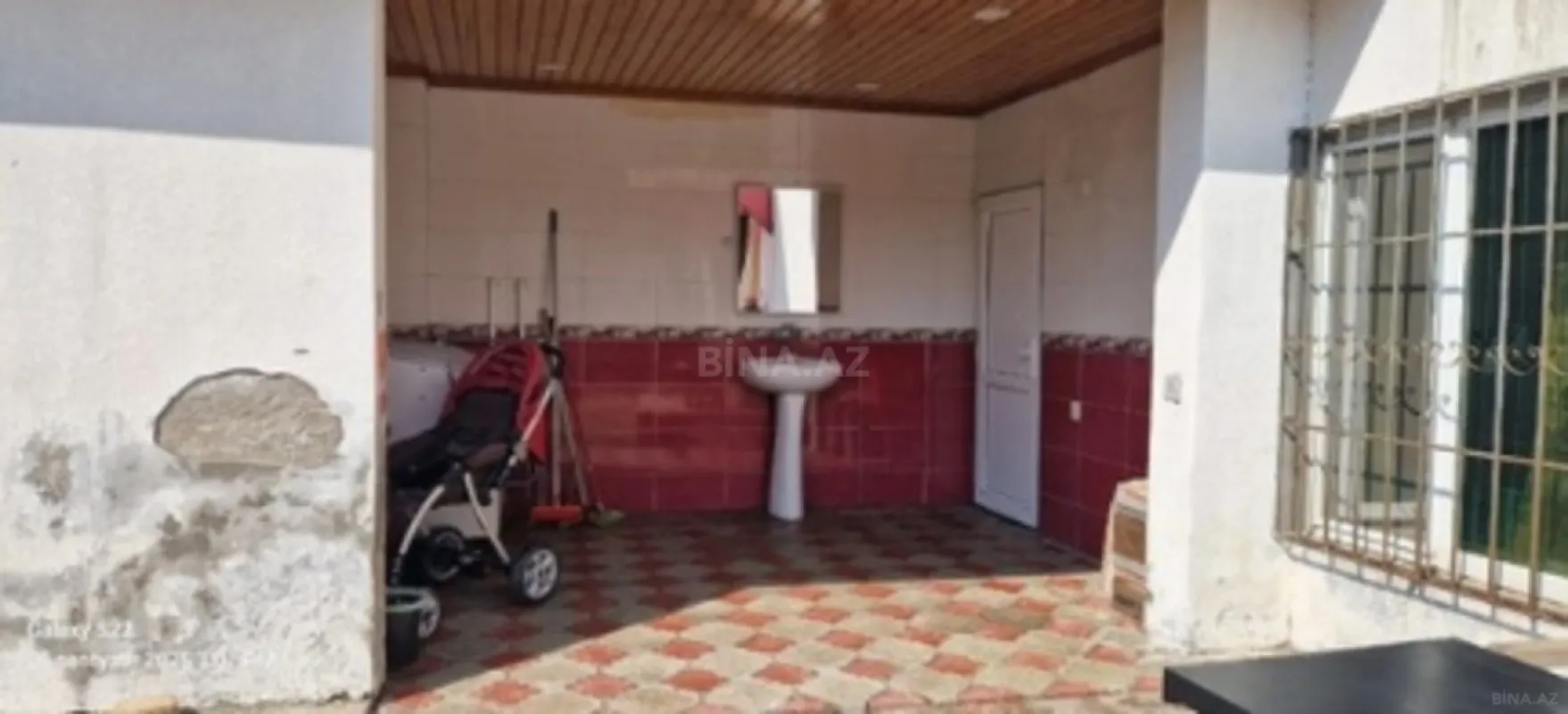 Satılır 10 otaqlı həyət evi 300 m²