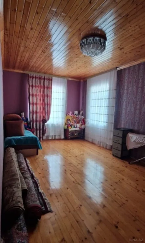 Satılır 10 otaqlı həyət evi 300 m²