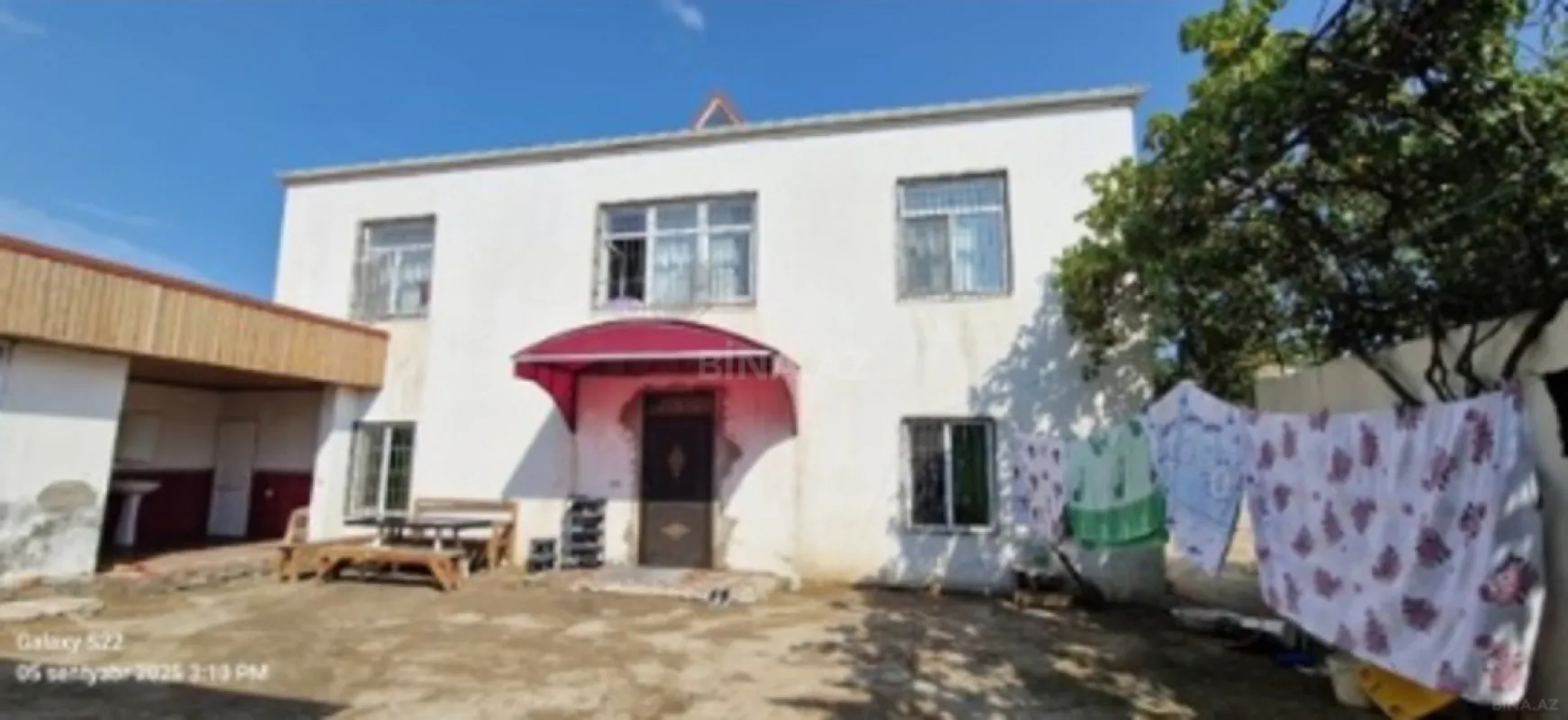 Satılır 10 otaqlı həyət evi 300 m²