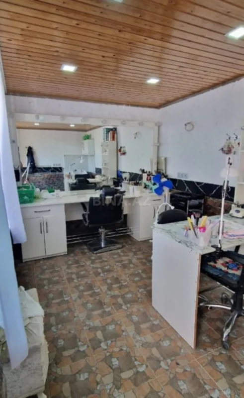 Satılır 10 otaqlı həyət evi 300 m²