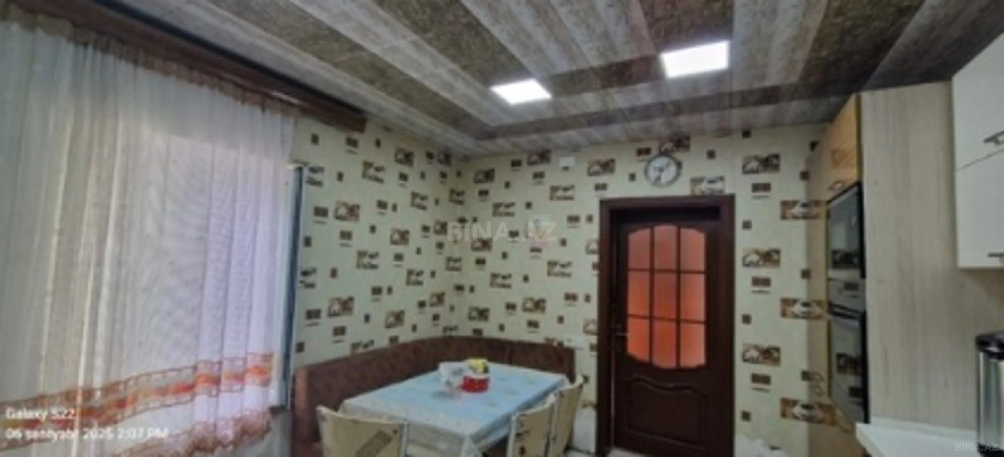 Satılır 10 otaqlı həyət evi 300 m²