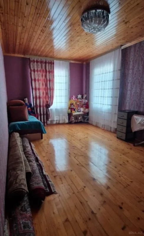 Satılır 10 otaqlı həyət evi 300 m²