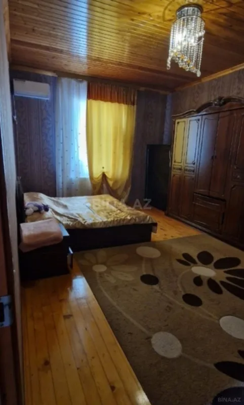 Satılır 10 otaqlı həyət evi 300 m²