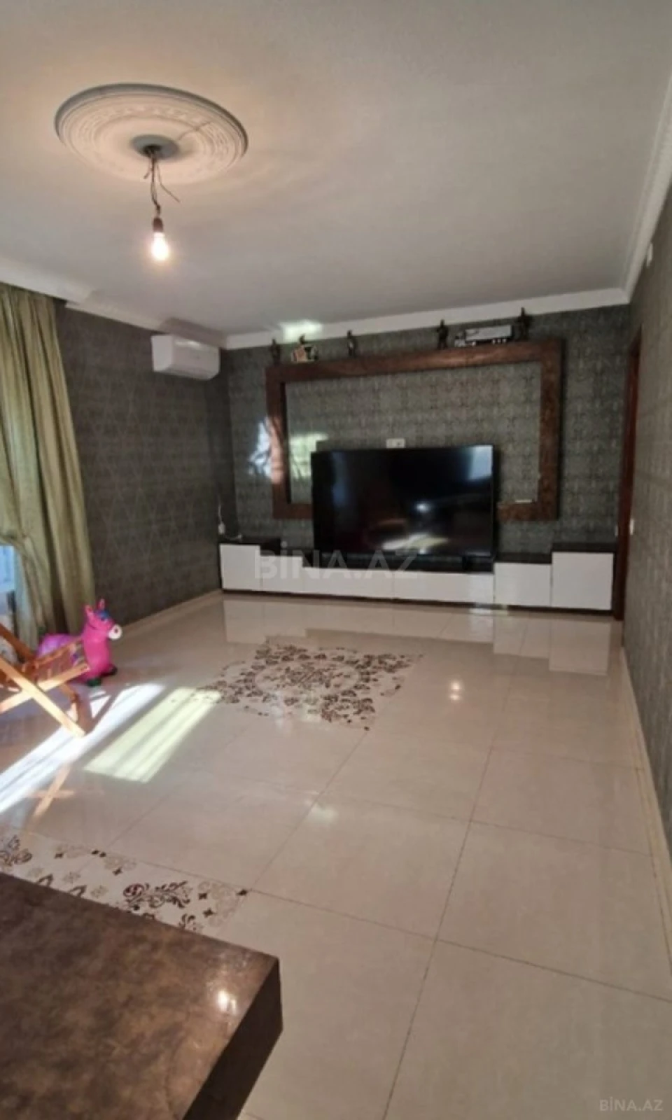 Satılır 10 otaqlı həyət evi 300 m²