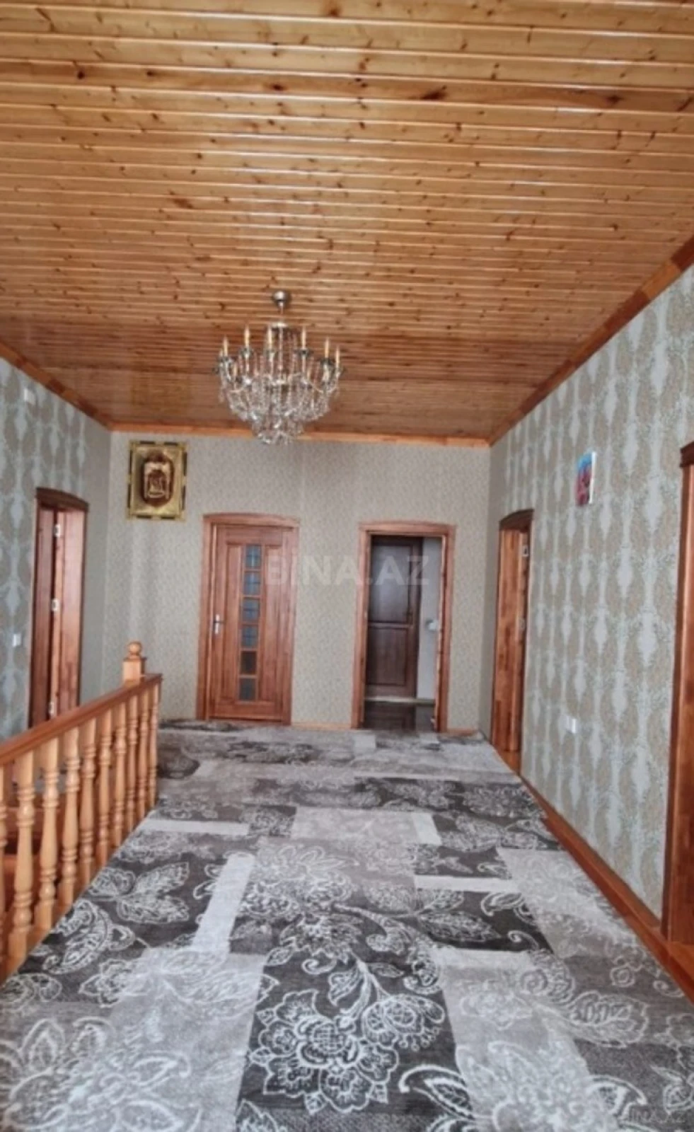Satılır 10 otaqlı həyət evi 300 m²