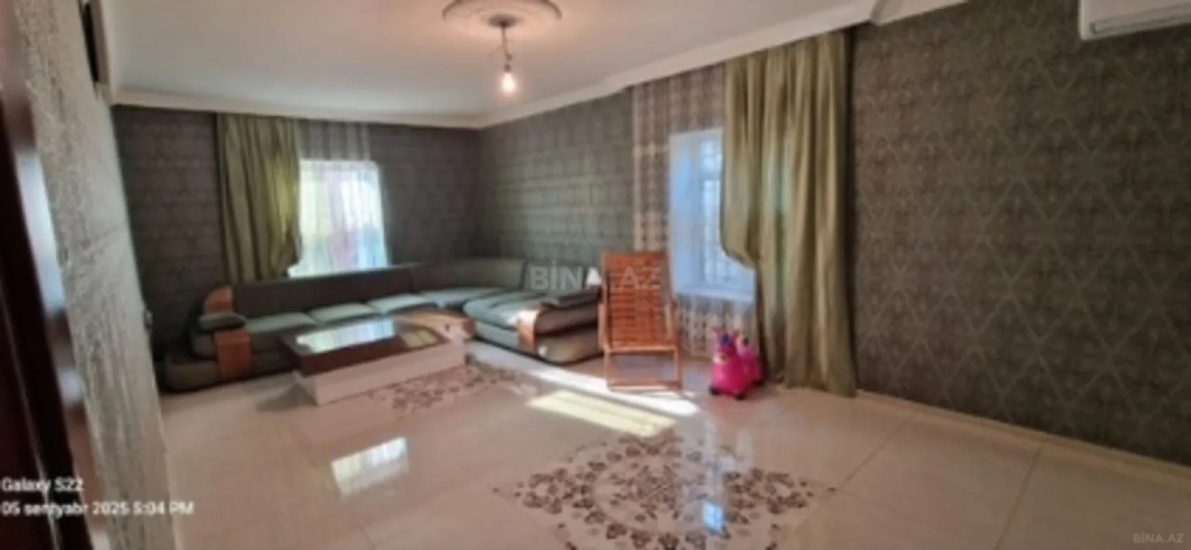 Satılır 10 otaqlı həyət evi 300 m²