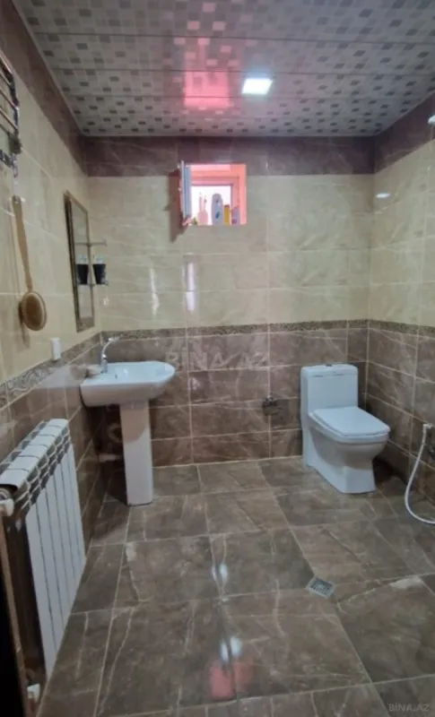Satılır 10 otaqlı həyət evi 300 m²