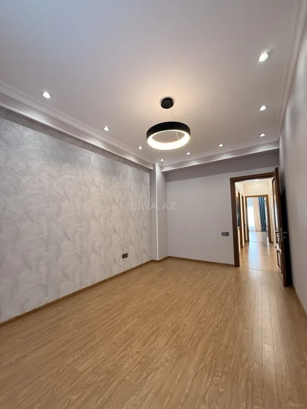 Satılır 3 otaqlı mənzil 146 m²
