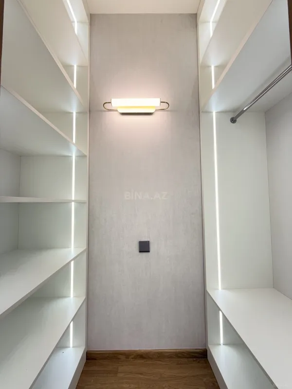 Satılır 3 otaqlı mənzil 146 m²