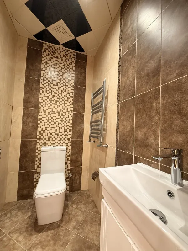 Satılır 3 otaqlı mənzil 146 m²