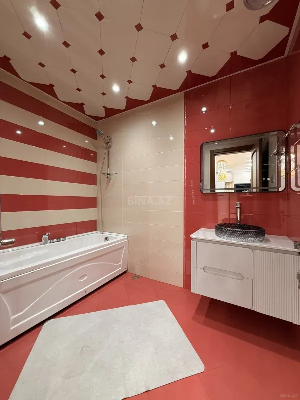 Satılır 3 otaqlı mənzil 146 m²