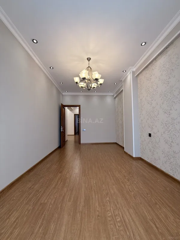 Satılır 3 otaqlı mənzil 146 m²
