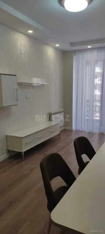 Kirayə verilir 2 otaqlı mənzil 65 m²