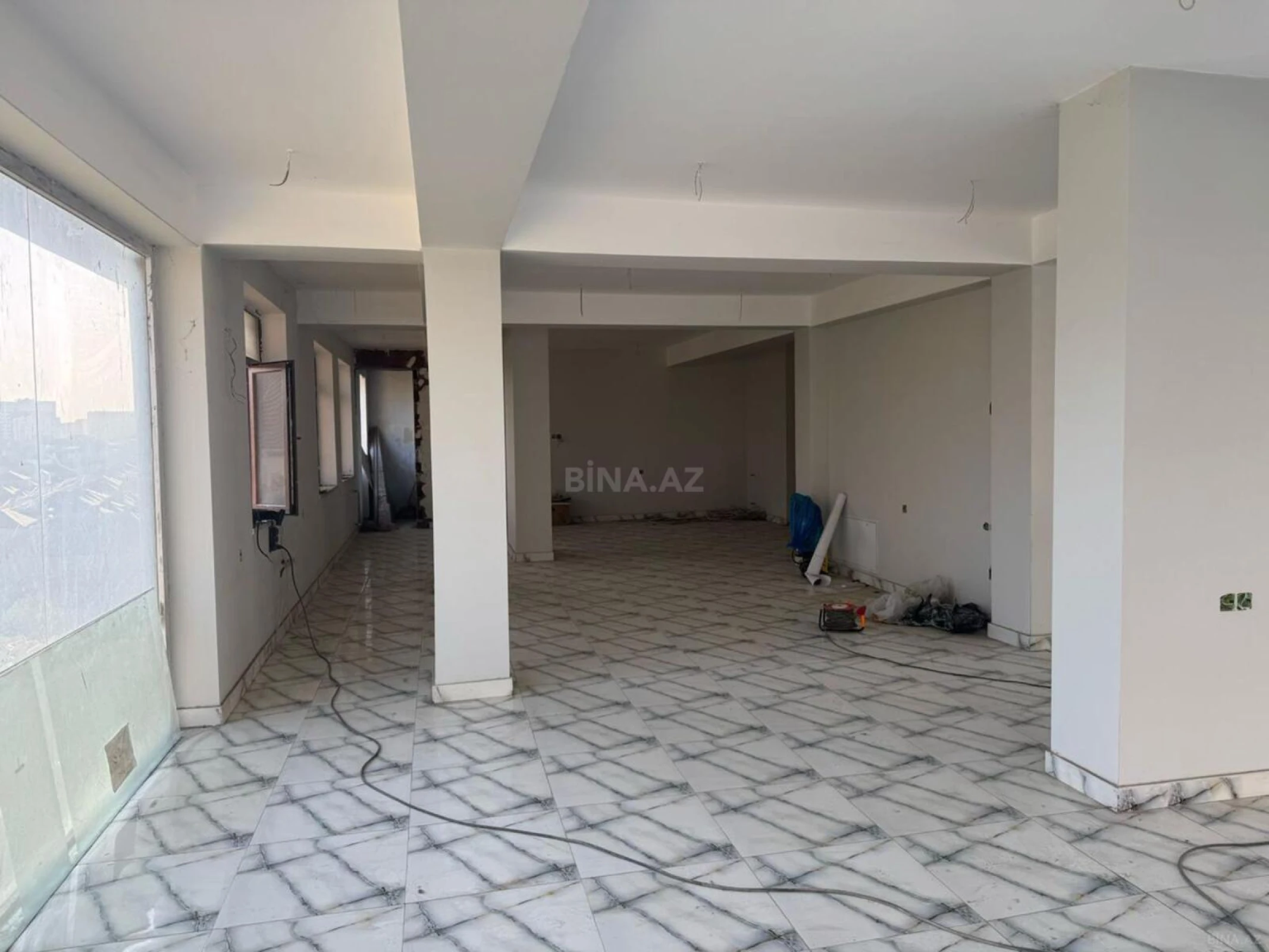 Satılır obyekt 2282 m²