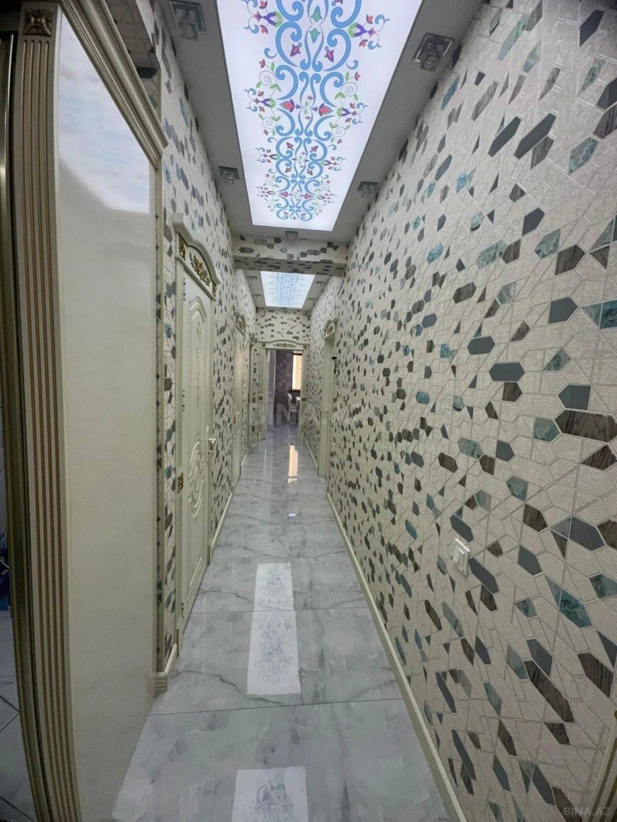 Satılır 3 otaqlı mənzil 117 m²