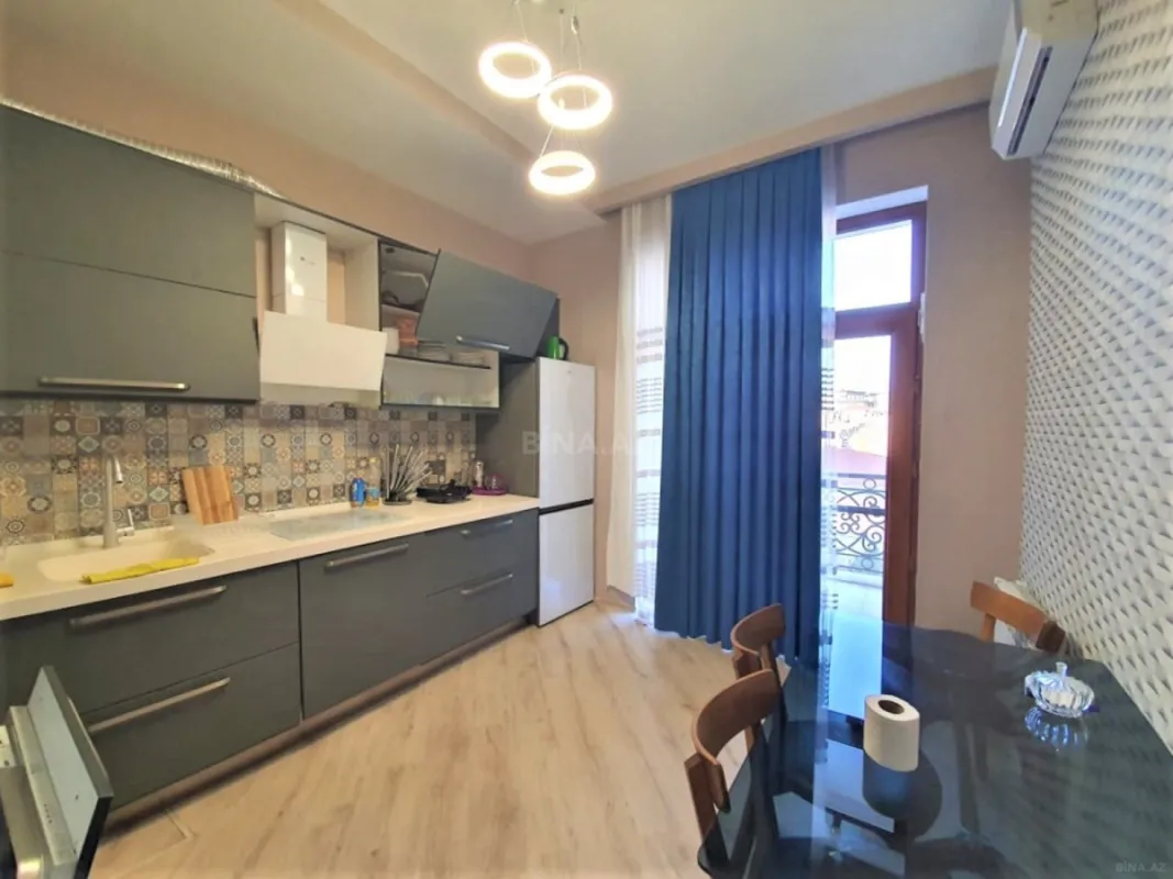 Kirayə verilir 3 otaqlı mənzil 120 m²