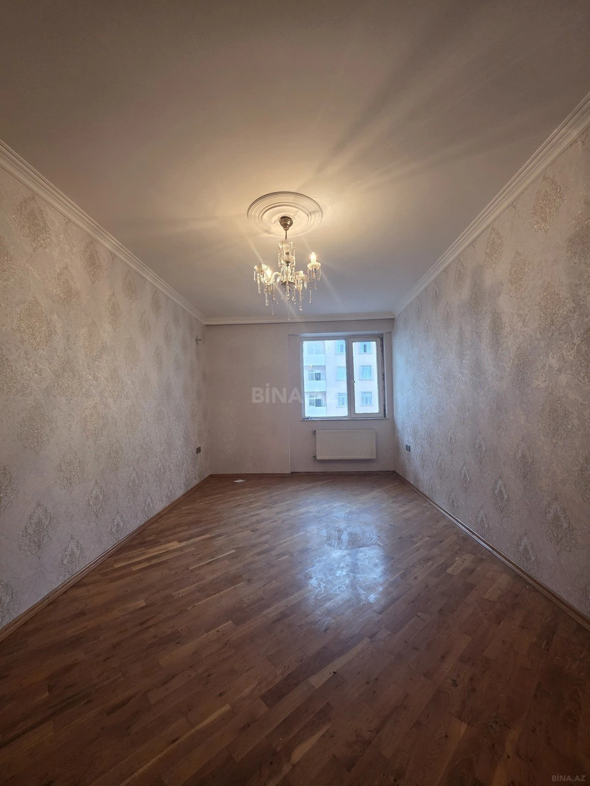 Satılır 2 otaqlı mənzil 82 m²