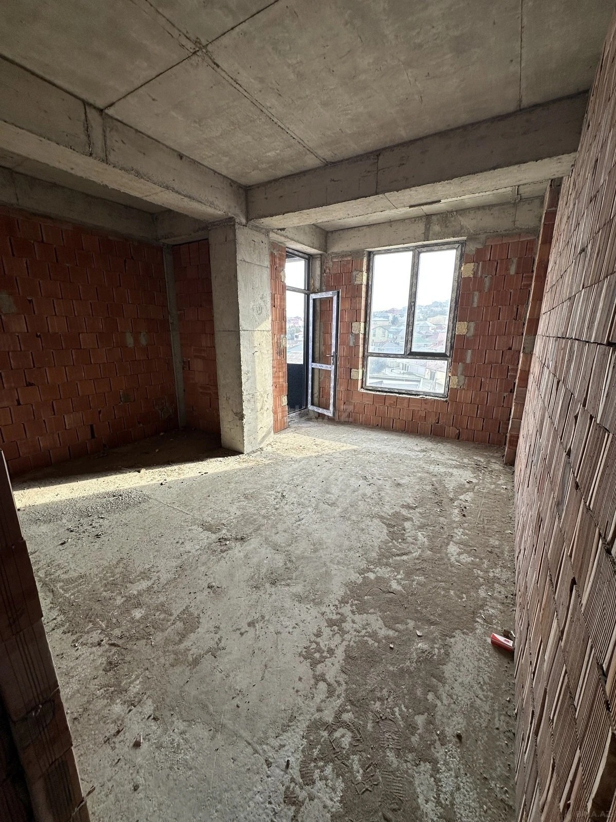 Satılır 2 otaqlı mənzil 70 m²