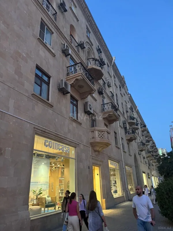 Kirayə verilir 2 otaqlı mənzil 62 m²