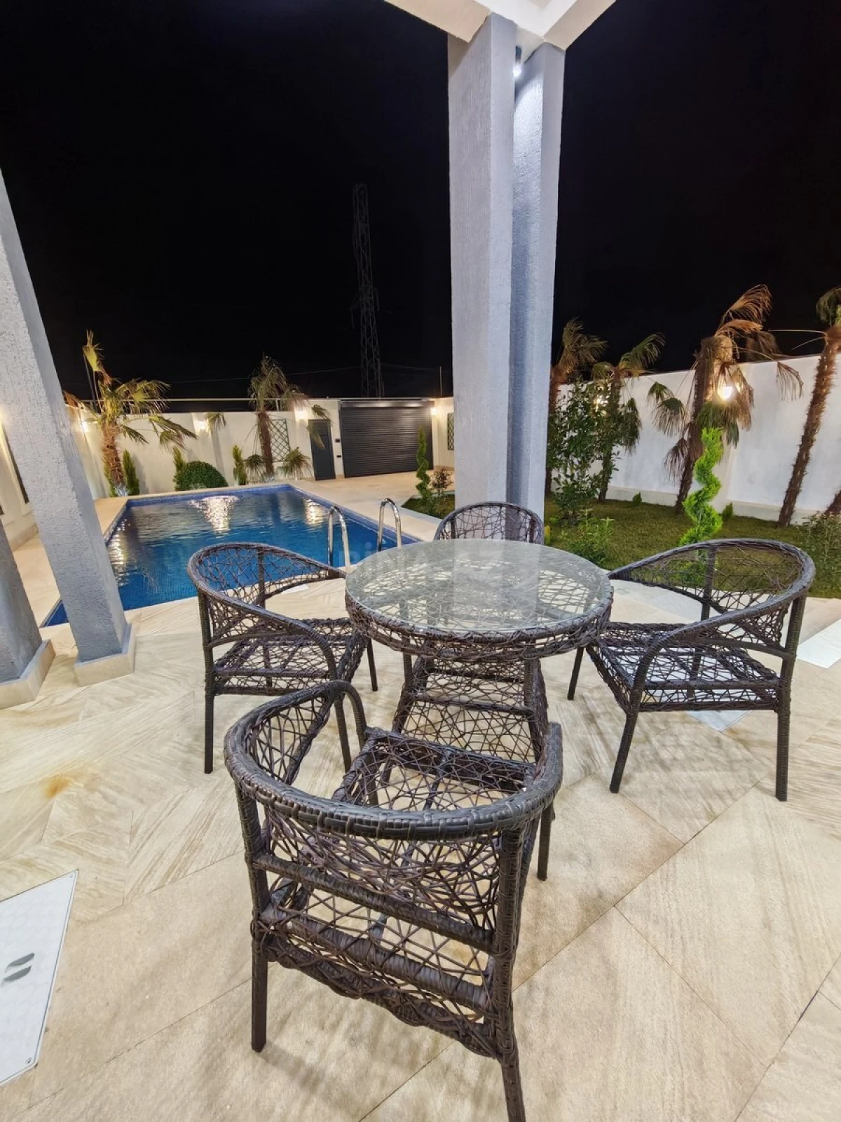 Satılır 4 otaqlı həyət evi 160 m²