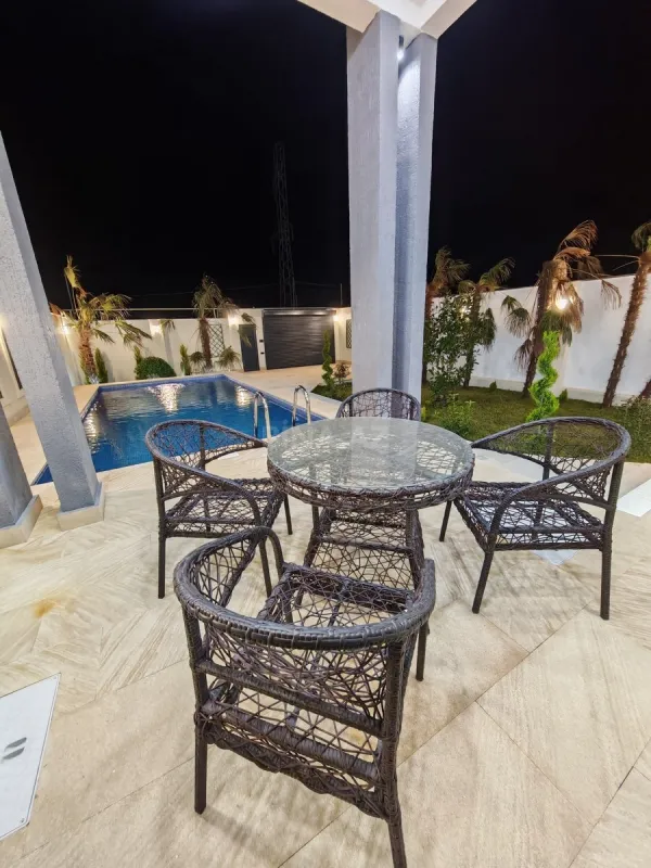 Satılır 4 otaqlı həyət evi 160 m²