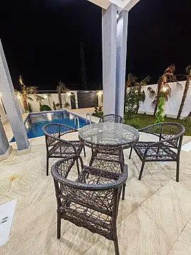 Satılır 4 otaqlı həyət evi 160 m²