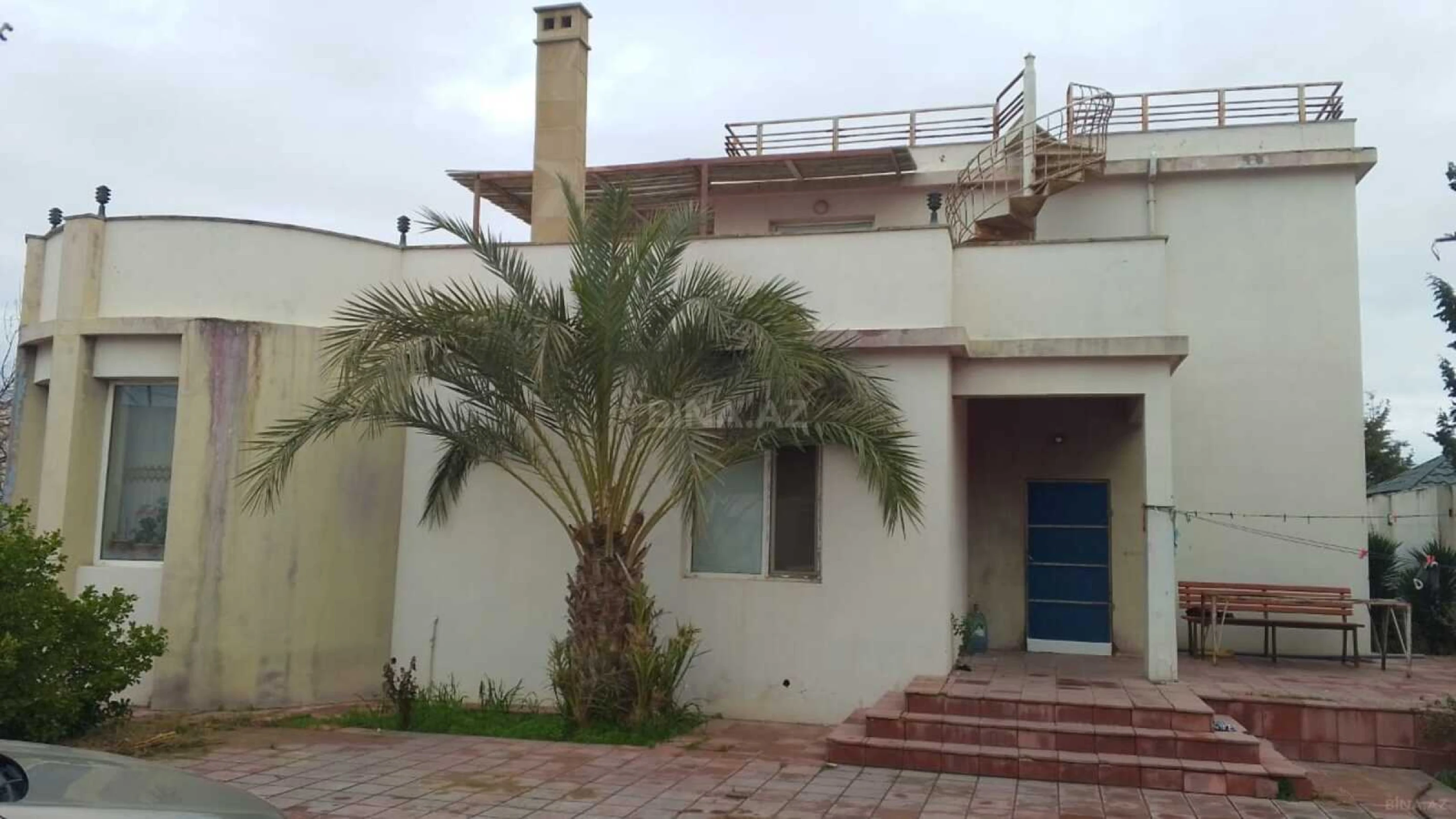 Satılır həyət evi 300 m²