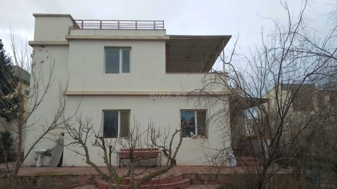 Satılır həyət evi 300 m²