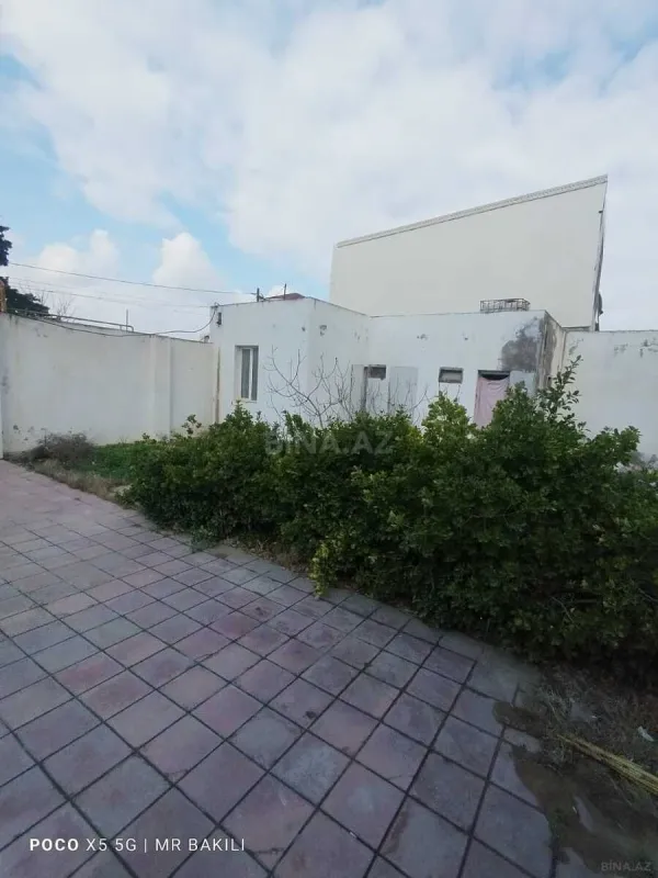 Satılır həyət evi 300 m²