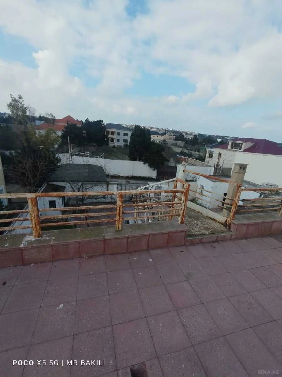 Satılır həyət evi 300 m²
