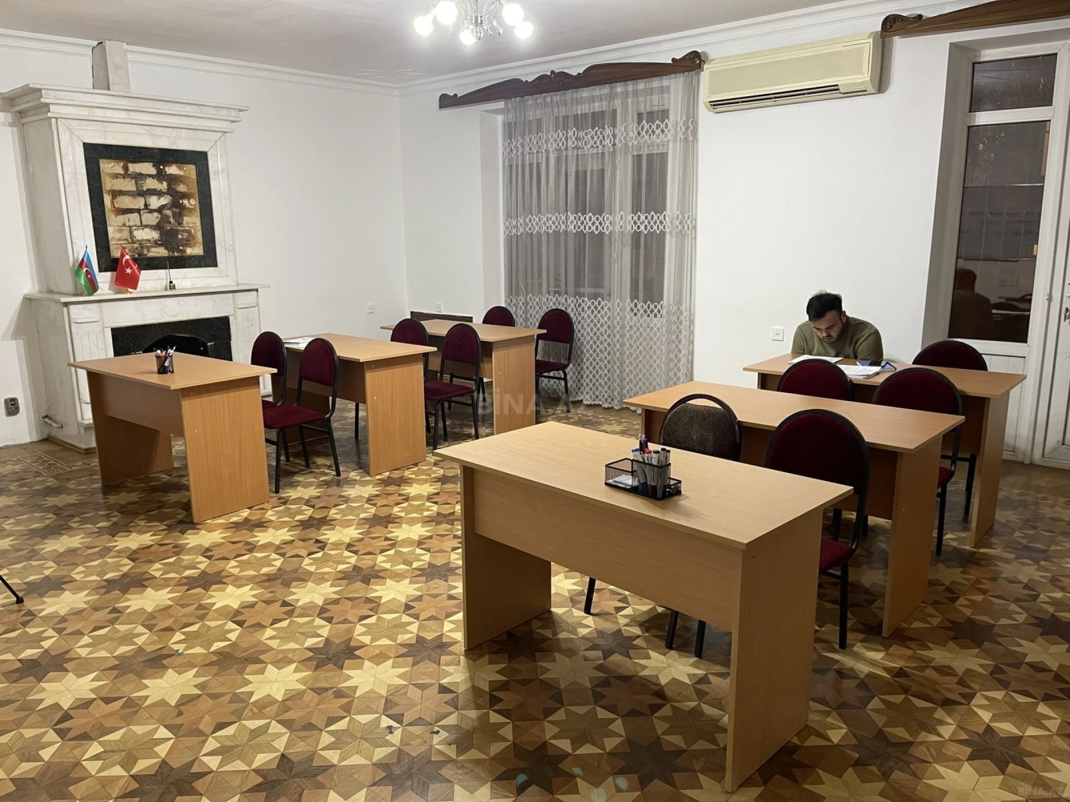 Kirayə verilir 5 otaqlı ofis 220 m²