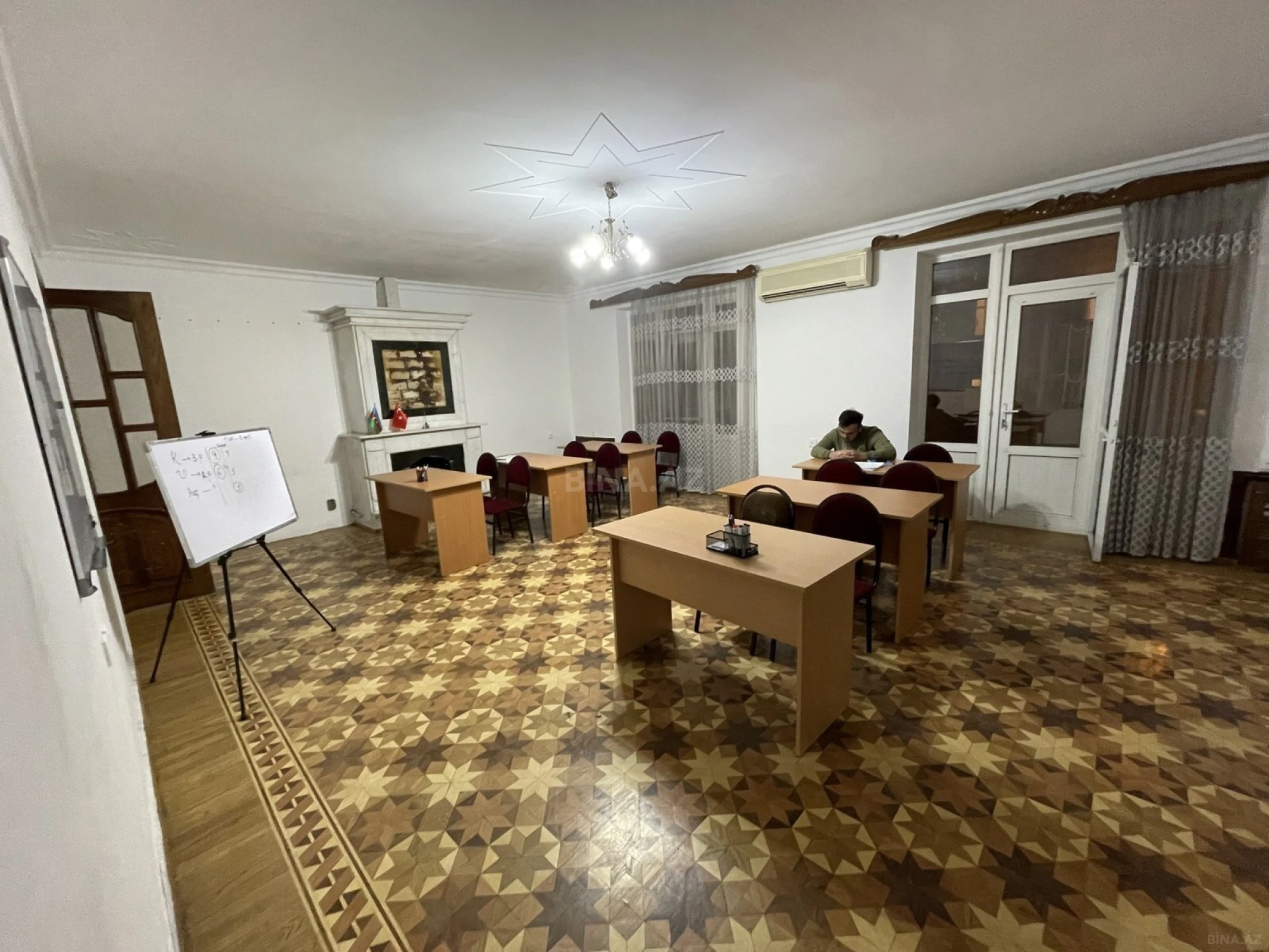 Kirayə verilir 5 otaqlı ofis 220 m²