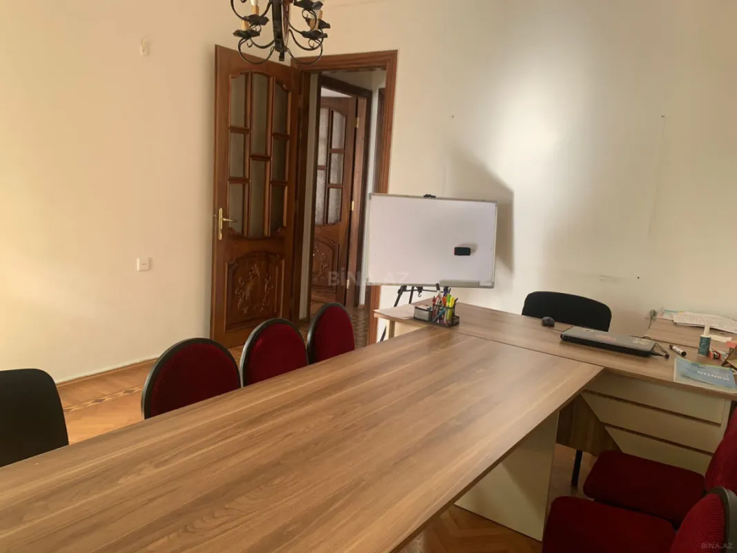 Kirayə verilir 5 otaqlı ofis 220 m²