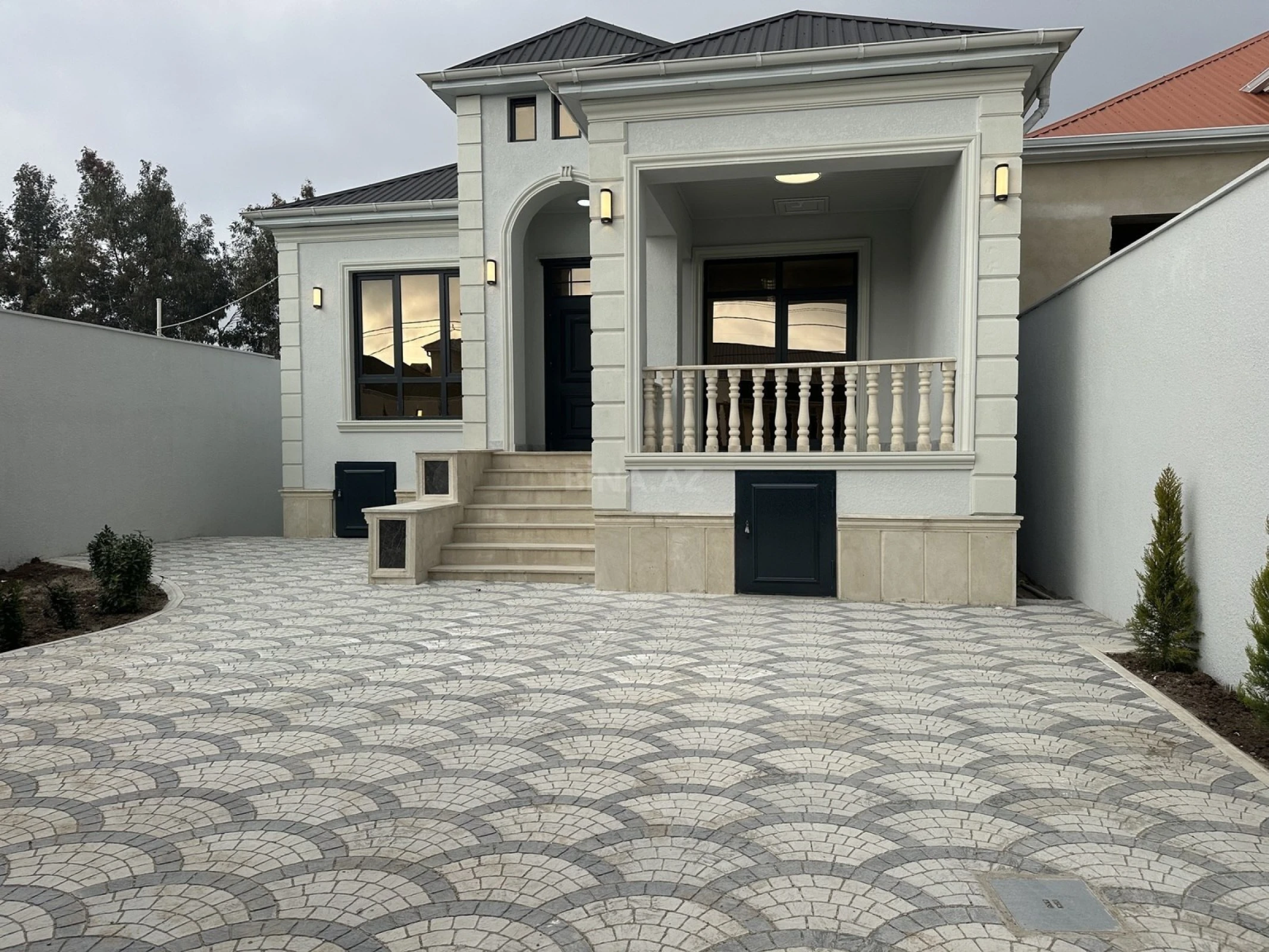 Satılır 4 otaqlı həyət evi 117 m²