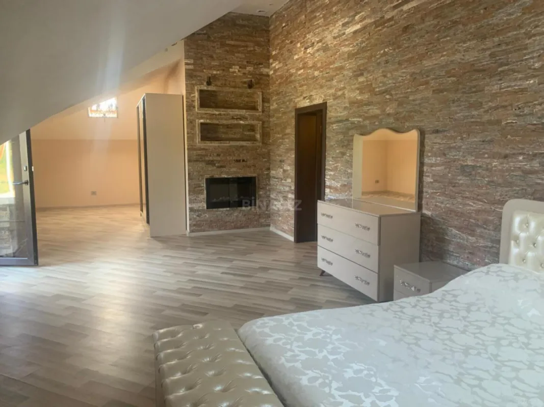 Satılır 5 otaqlı həyət evi 250 m²