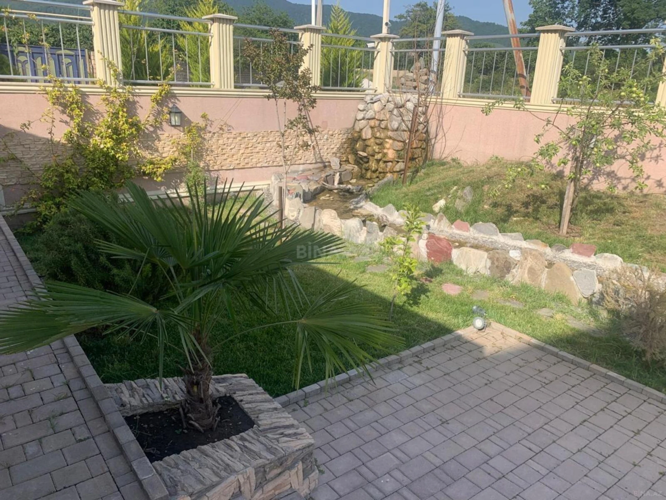Satılır 5 otaqlı həyət evi 250 m²