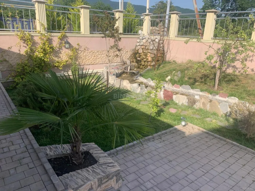 Satılır 5 otaqlı həyət evi 250 m²