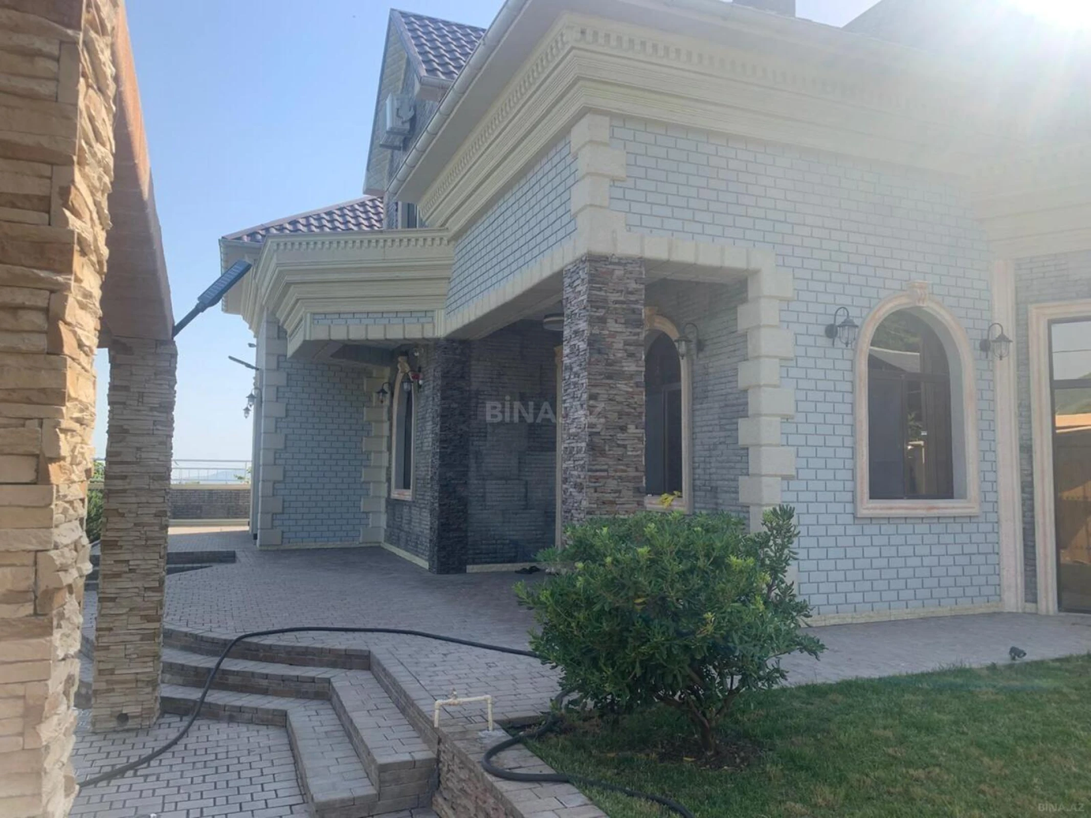 Satılır 5 otaqlı həyət evi 250 m²