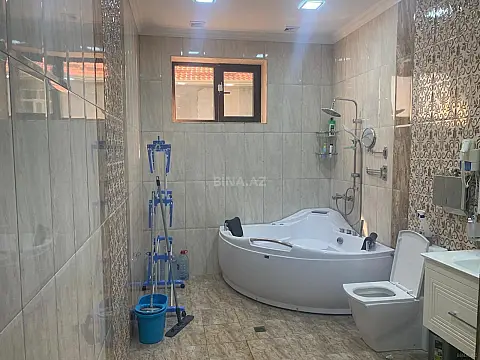 Satılır 5 otaqlı həyət evi 250 m²