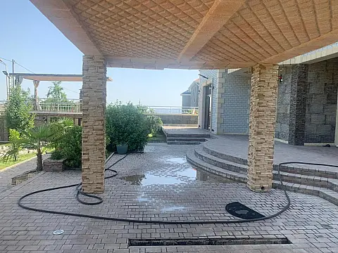 Satılır 5 otaqlı həyət evi 250 m²