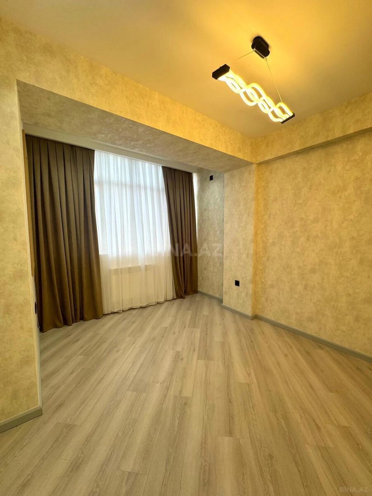 Satılır 3 otaqlı mənzil 90 m²