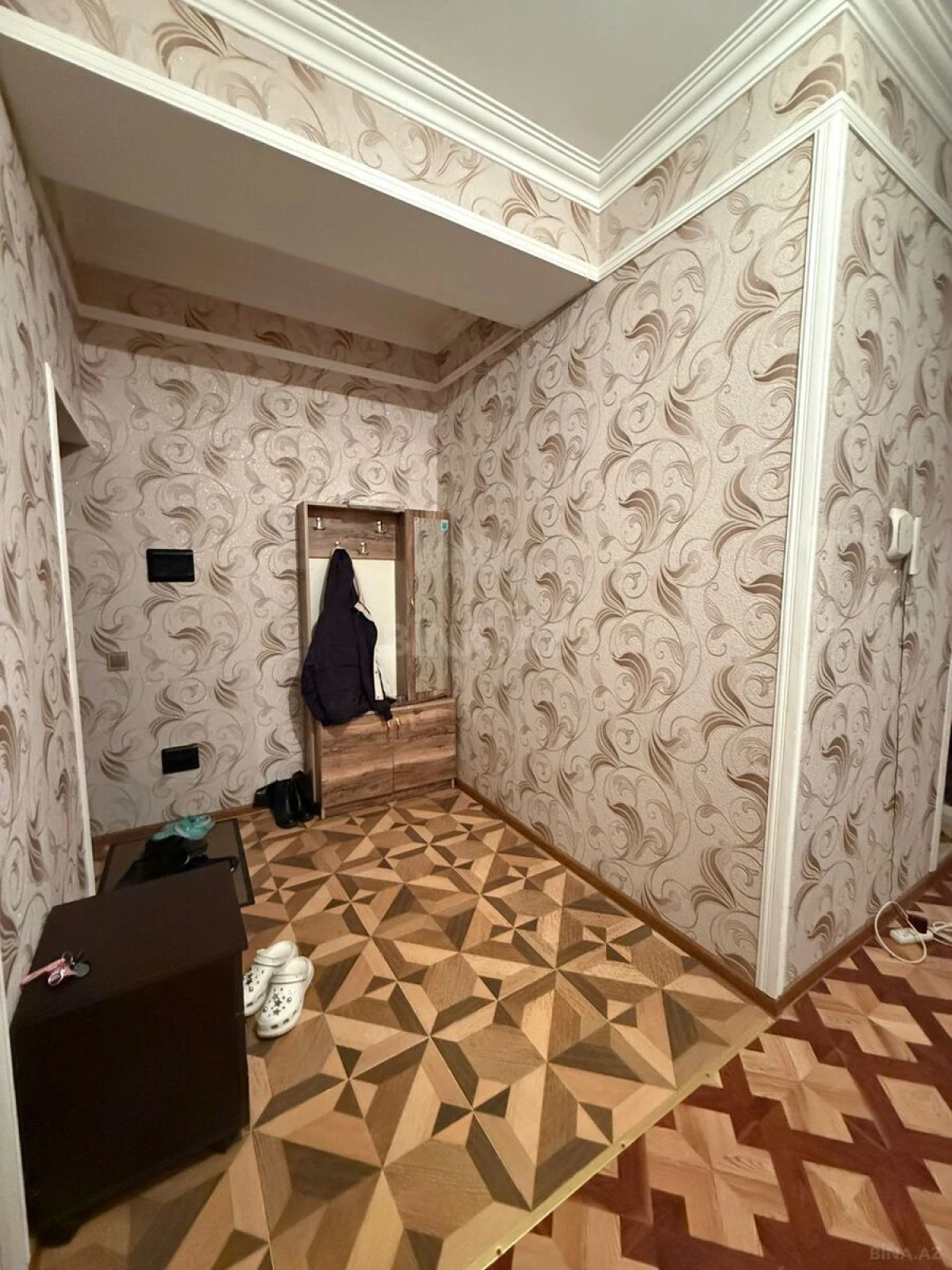 Satılır 2 otaqlı mənzil 75 m²